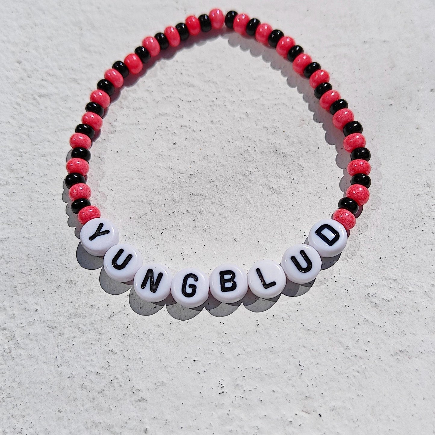 YUNGBLUD Beaded Bracelet – Handmade Red & Black Aesthetic Jewelry for Fans | Elastic Band | Gift for Rock Music Lovers