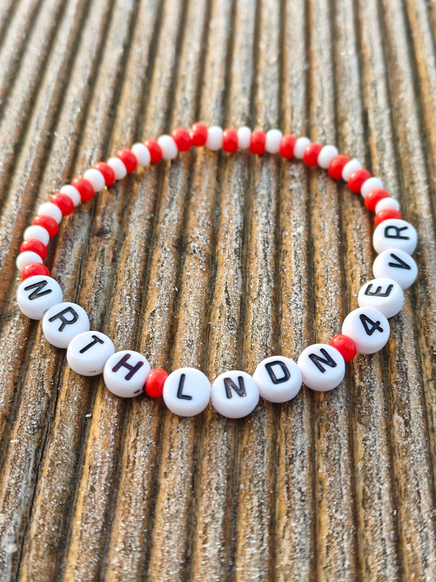 Arsenal North London Forever bead bracelet in red and white