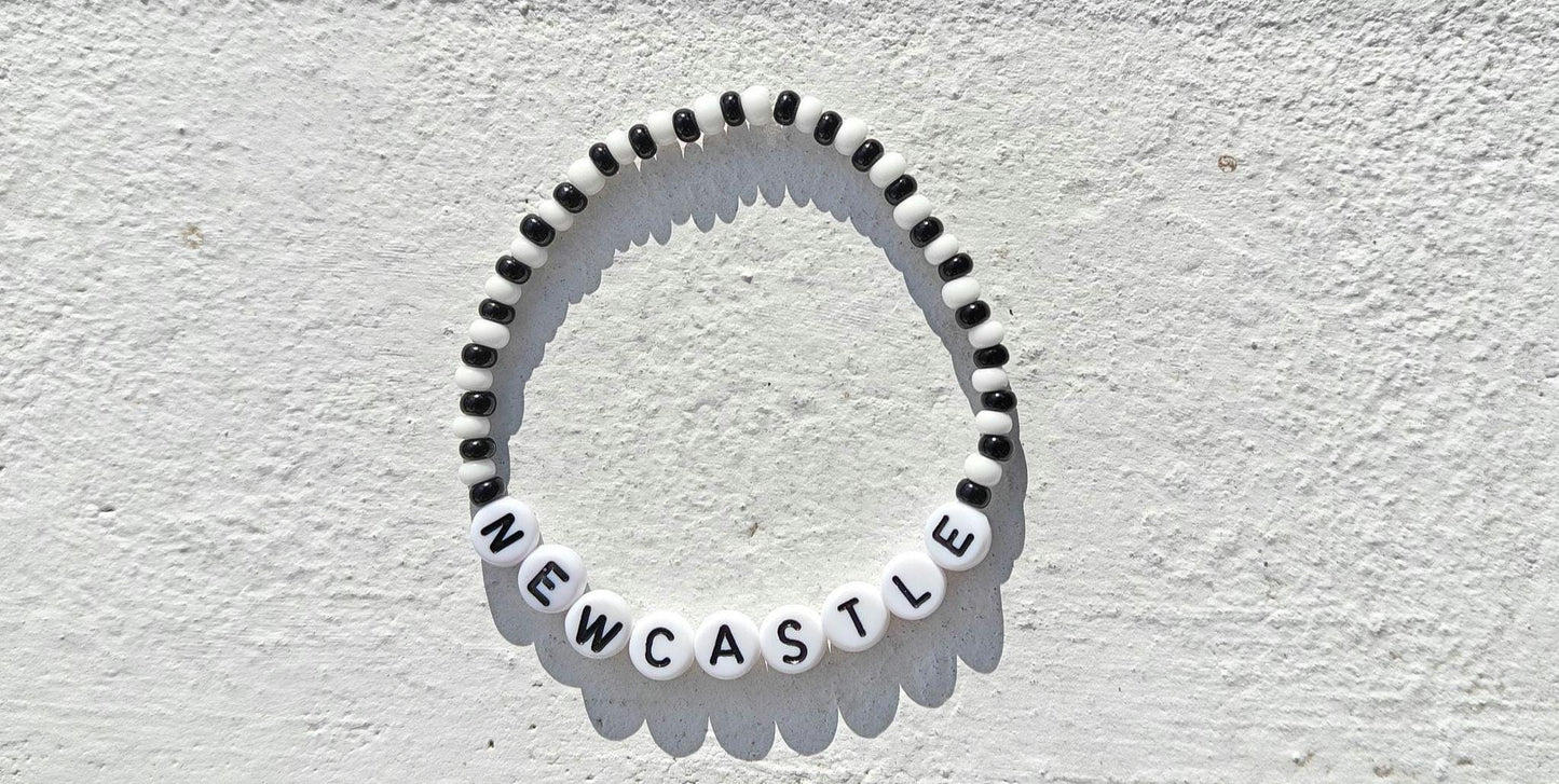 Newcastle Bracelet – Handmade Black & White Football Fan Jewelry | Beaded Stretch Bracelet for Newcastle United Supporters