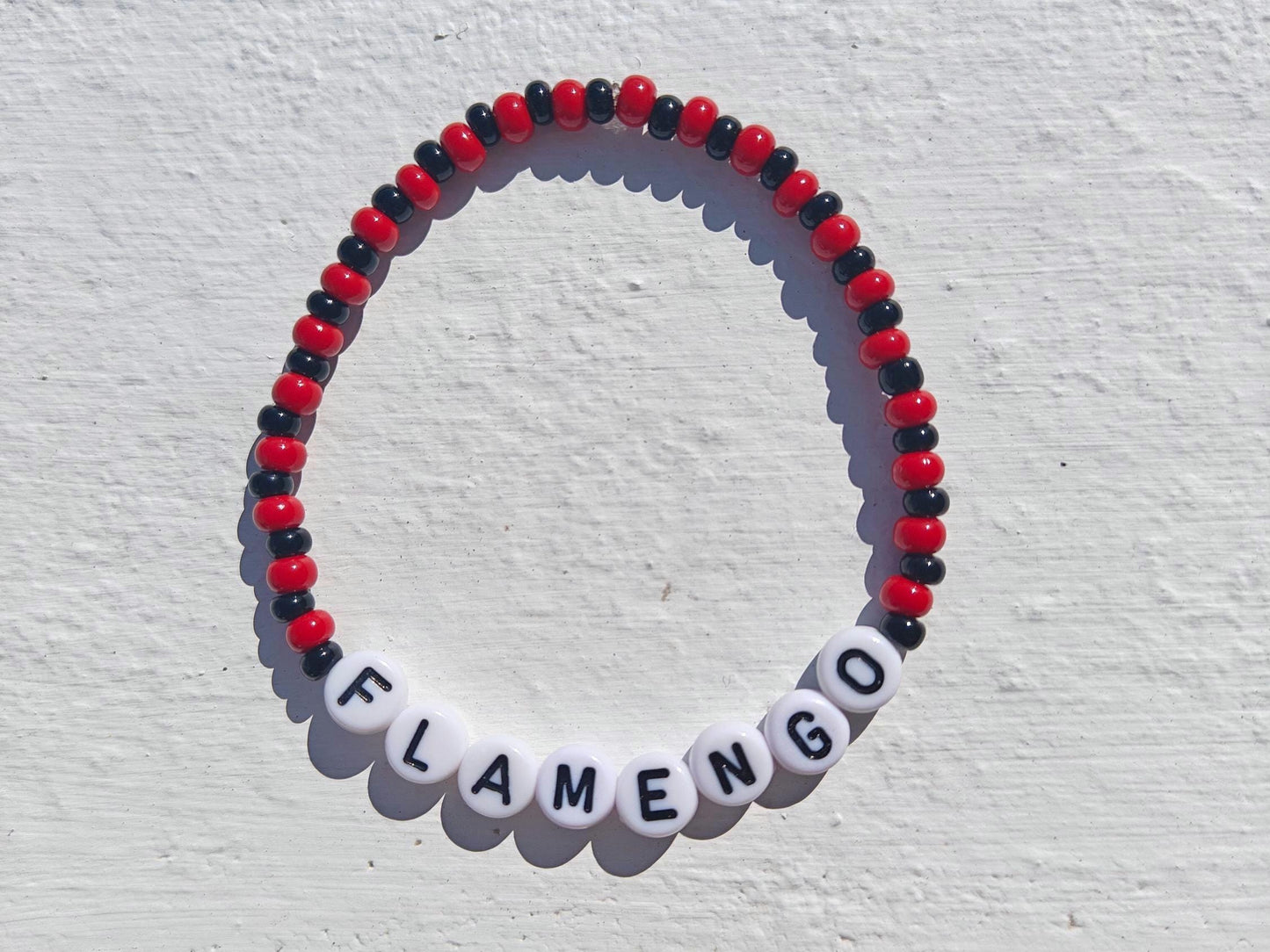 Flamengo Beaded Bracelet – Red & Black Handmade Football Fan Jewelry – Gift for Soccer Lovers