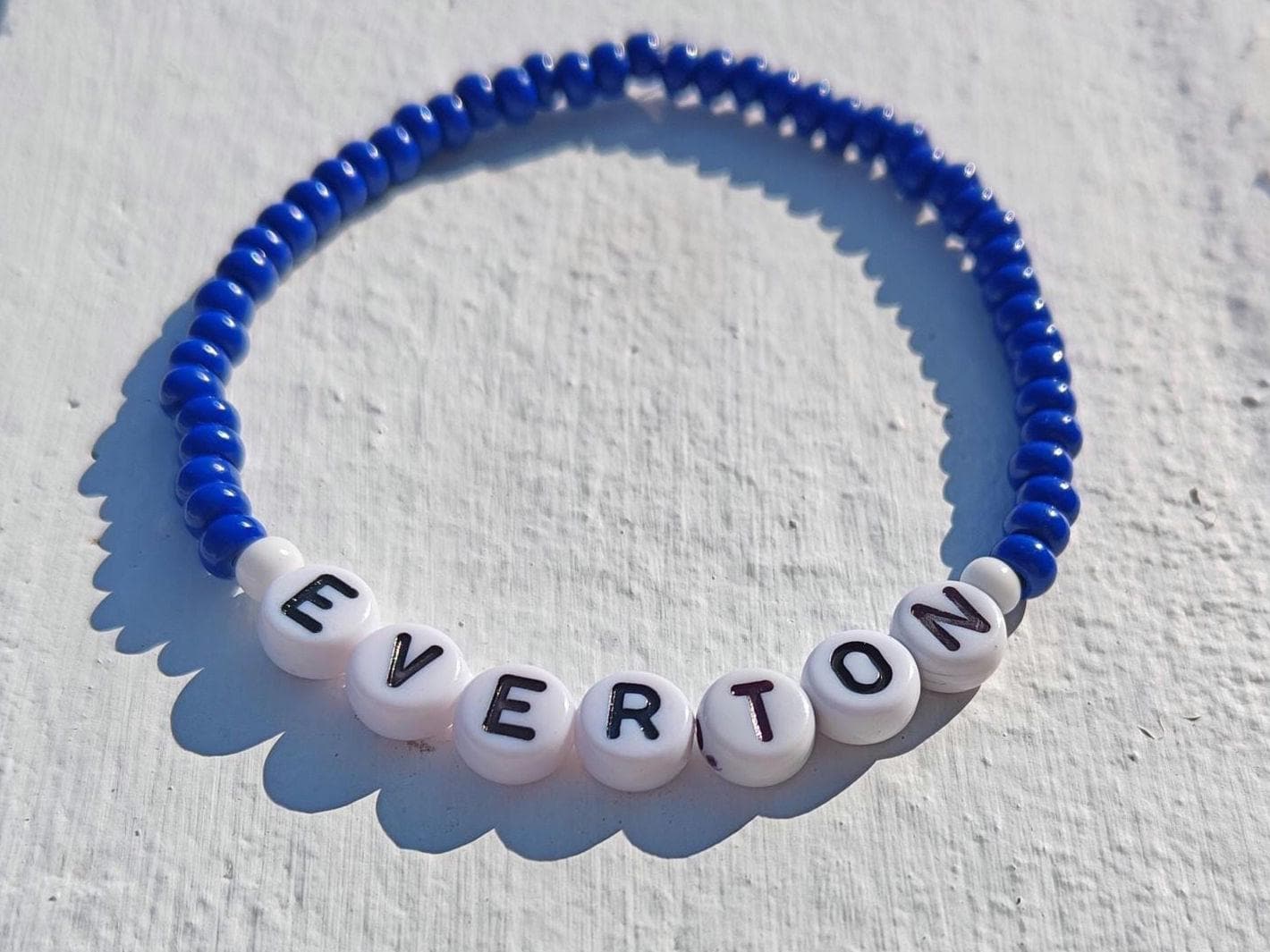 Custom Blue "EVERTON" Beaded Bracelet – Football Fan Jewelry – Handmade Gift with Free Shipping