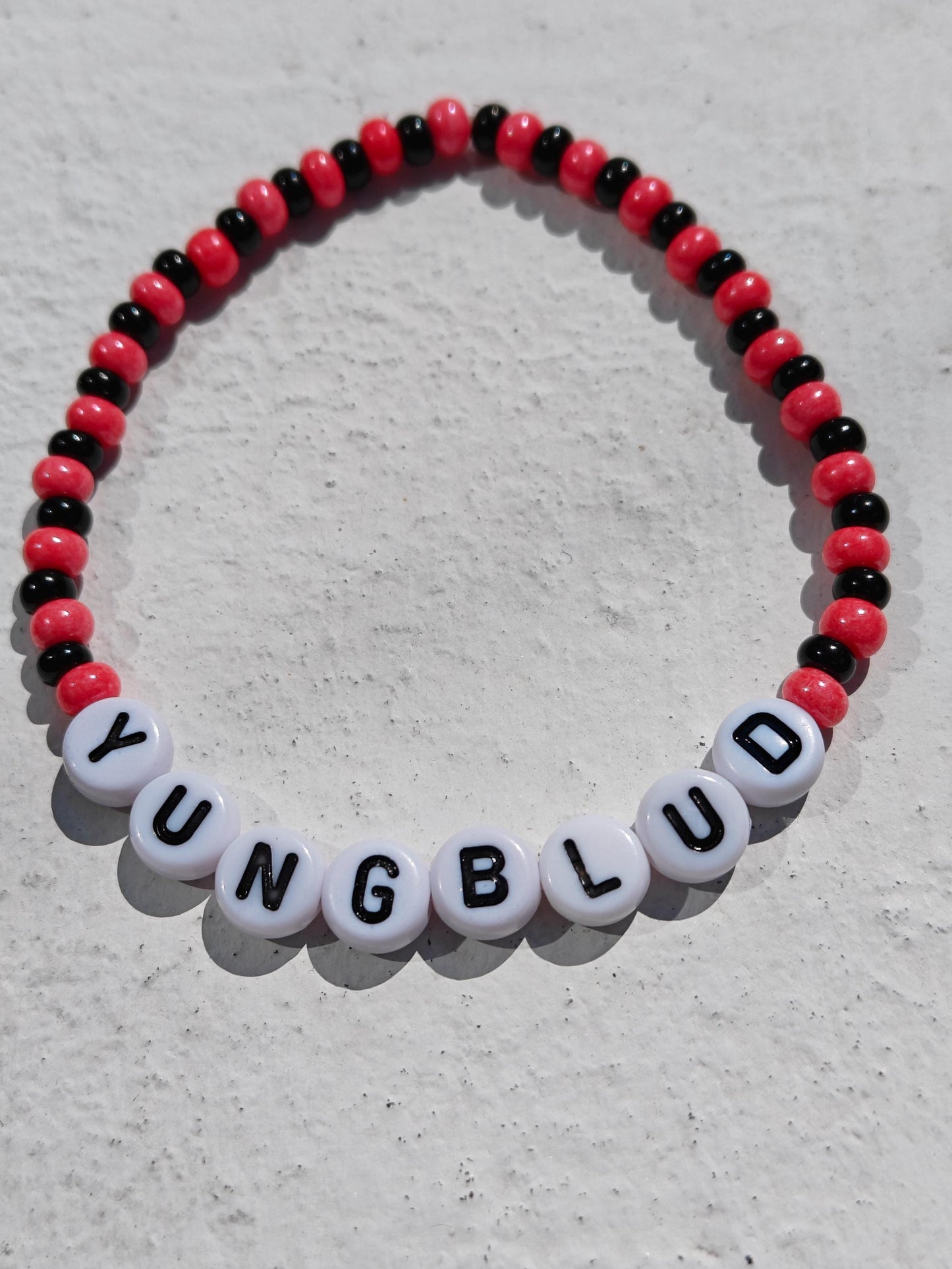 YUNGBLUD Beaded Bracelet – Handmade Red & Black Aesthetic Jewelry for Fans | Elastic Band | Gift for Rock Music Lovers