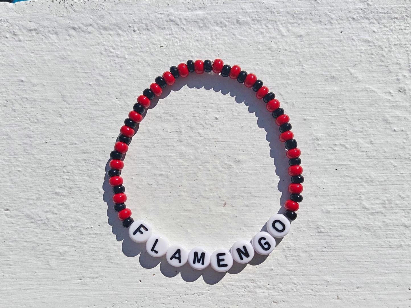 Flamengo Beaded Bracelet – Red & Black Handmade Football Fan Jewelry – Gift for Soccer Lovers