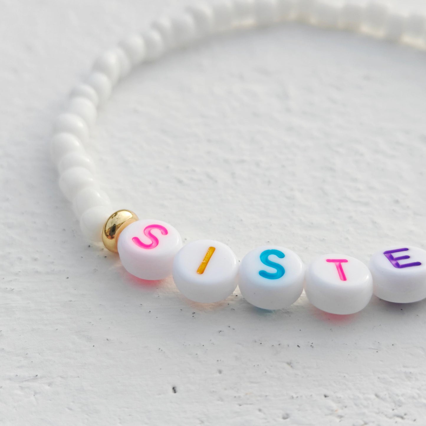 SISTERS Beaded Bracelet – Handmade White Letter Bead Friendship Gift for Sister, Personalized Jewelry with white seed beads