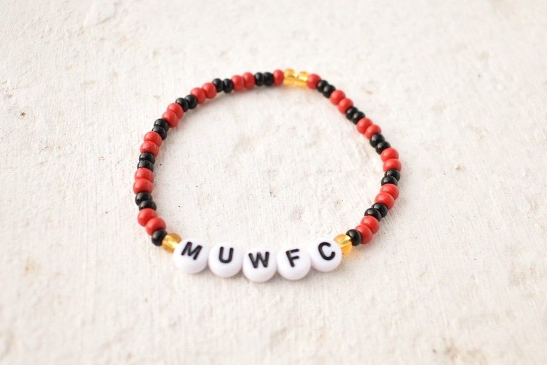Manchester United Women seed bead bracelet (MUWFC) in iconic red and black colors