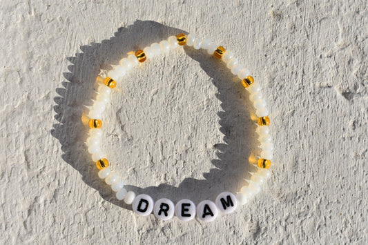 Dream glass seed bead bracelet in shades of pearl, gold and white