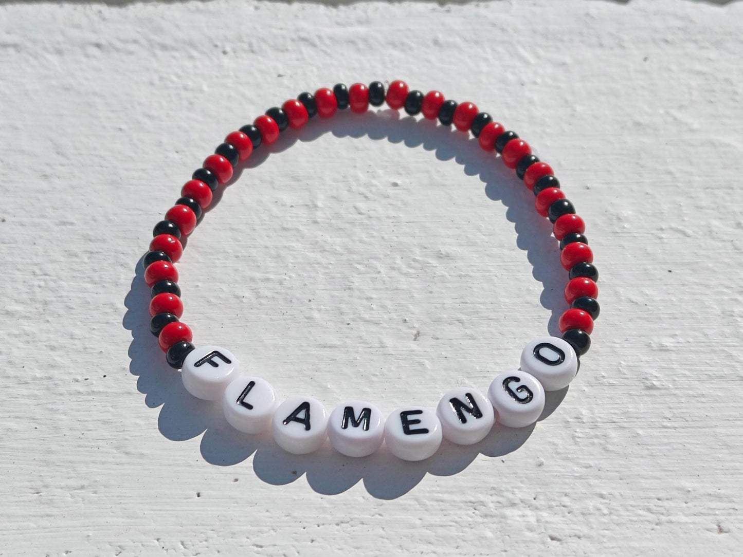 Flamengo Beaded Bracelet – Red & Black Handmade Football Fan Jewelry – Gift for Soccer Lovers